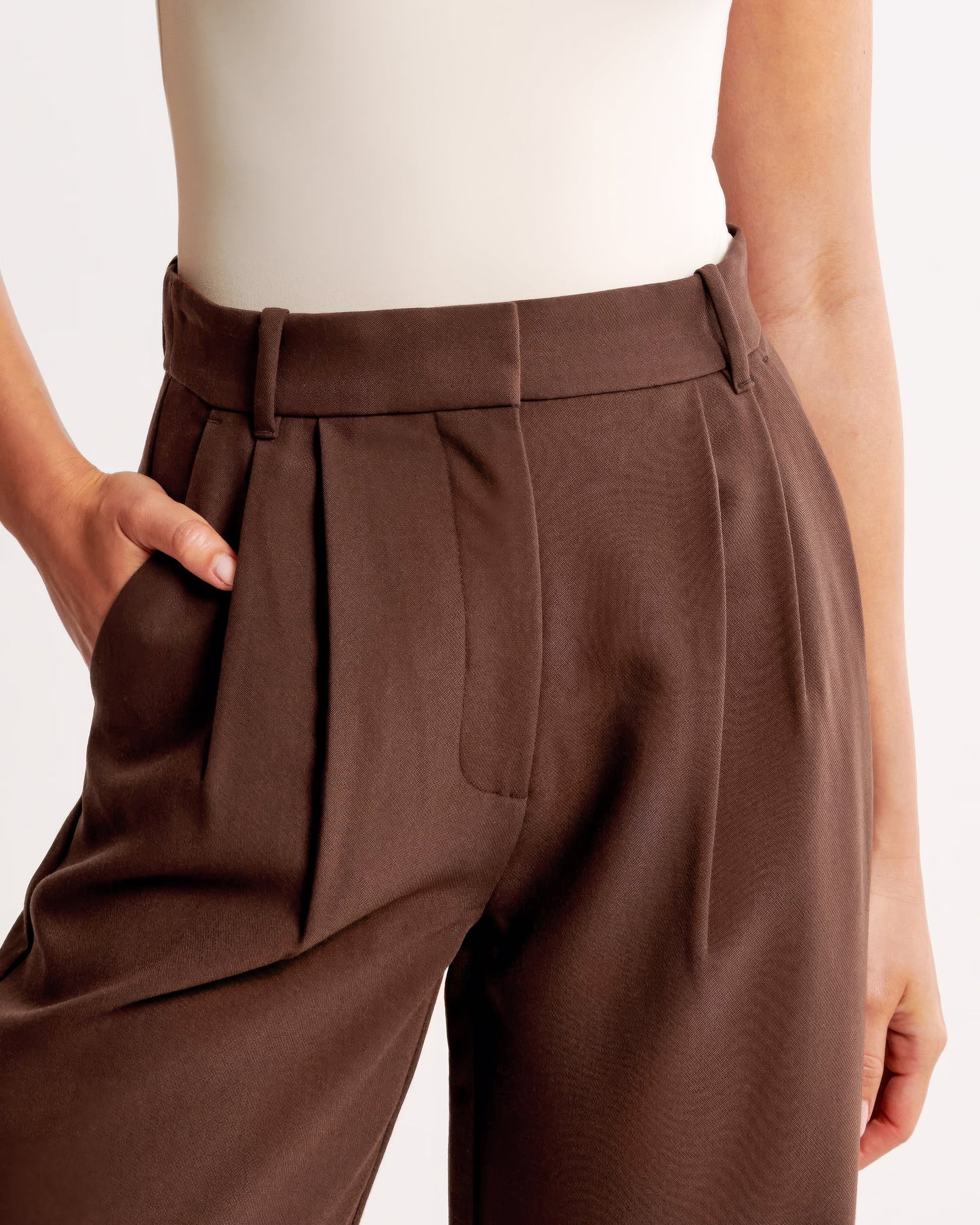 Pantalón ancho elegante y cómodo de cintura alta 